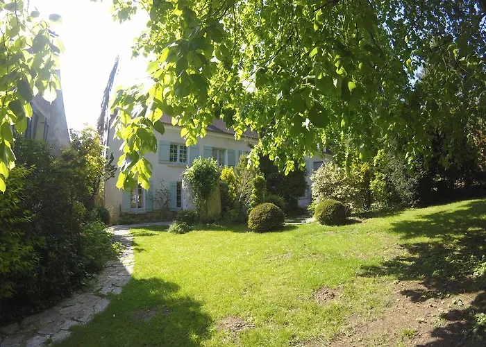 Oda ve Kahvaltı Clos De La Rose Saint-Cyr-sur-Morin