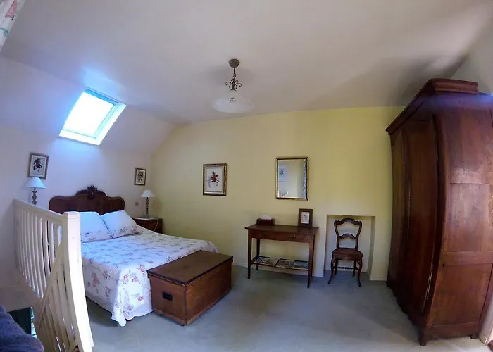Clos De La Rose Bed & Breakfast 3*